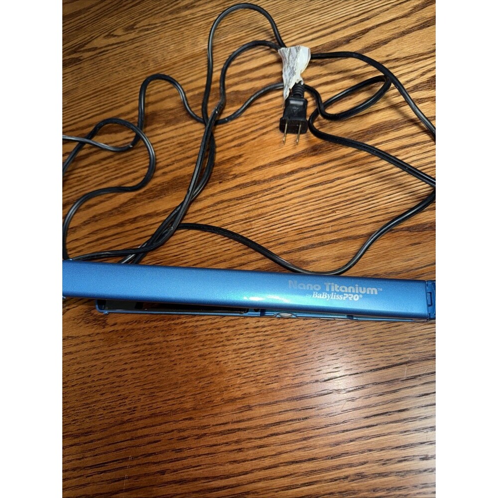 BaBylissPRO Nano Titanium 1" Ultra-Sleek Straightening Iron - Blue READ